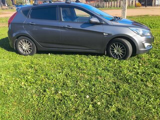 2014 Hyundai Solaris I Рестайлинг, серый, 1080000 рублей, вид 4