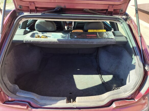 1997 Volvo V40 I, красный, 135000 рублей - вид 14