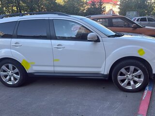 2011 Mitsubishi Outlander II Рестайлинг, белый, 1150000 рублей, вид 4