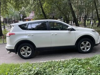 2017 Toyota RAV4 IV (XA40) Рестайлинг, белый, 1800000 рублей, вид 5