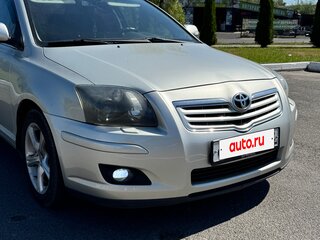 2007 Toyota Avensis II Рестайлинг, серебристый, 850000 рублей, вид 3