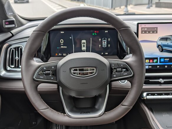 2026 Geely Monjaro (Xingyue L) I Рестайлинг 2 (China Market), белый, 3990000 рублей - вид 8