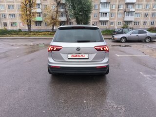 2020 Volkswagen Tiguan II, серый, 2550000 рублей, вид 4