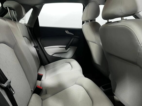 2012 Audi A1 I (8X), чёрный, 1000000 рублей - вид 11