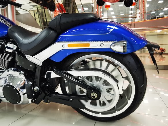 2026 Harley-Davidson Fat Boy, синий, 3300000 рублей - вид 24