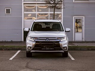 2018 Mitsubishi Outlander III Рестайлинг 2, белый, 1555000 рублей, вид 2