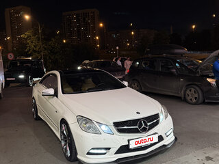 2011 Mercedes-Benz E-Класс 250 7G-Tronic IV (W212, S212, C207), белый, 2200000 рублей, вид 4