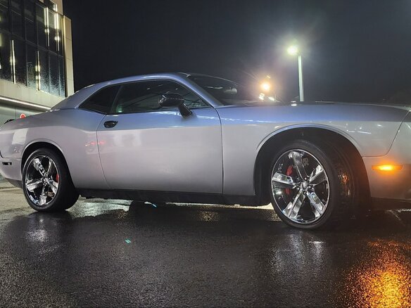 2014 Dodge Challenger III Рестайлинг, серый, 2100000 рублей - вид 3