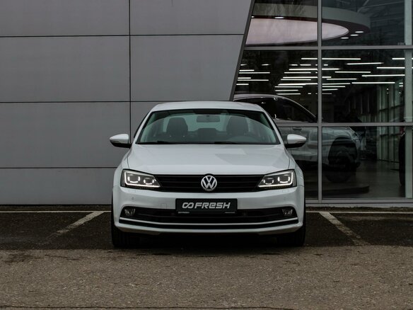 2016 Volkswagen Jetta VI Рестайлинг, белый, 1200000 рублей - вид 2