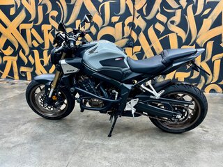 2024 Honda CB 650R, серебристый, 1150000 рублей, вид 4