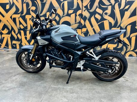 2024 Honda CB 650R, серебристый, 1150000 рублей, вид 4