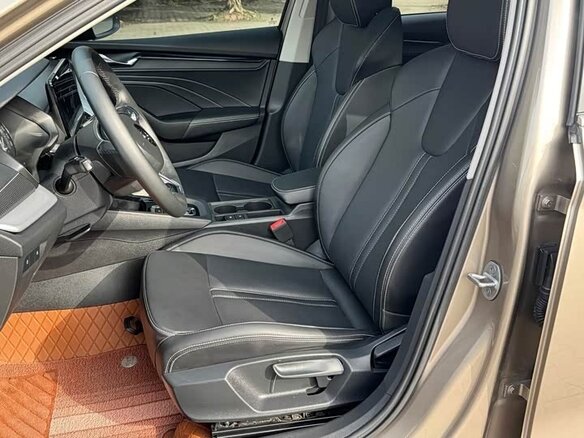 2023 Skoda Octavia IV (A8), бежевый - вид 9