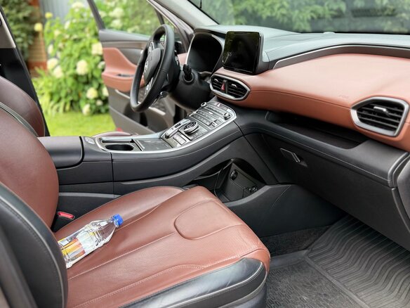 2021 Hyundai Santa Fe IV Рестайлинг, коричневый, 3000000 рублей - вид 6