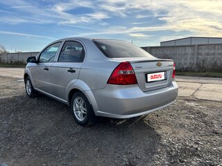 2011 Chevrolet Aveo I Рестайлинг, серебристый, 420000 рублей, вид 3