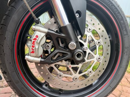2019 Triumph Street Triple, белый, 750000 рублей, вид 5
