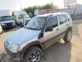 2005 Chevrolet Niva I, серебристый, 230000 рублей, вид 2