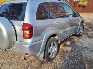 2005 Toyota RAV4 II (XA20) Рестайлинг, серебристый, 800000 рублей, вид 4