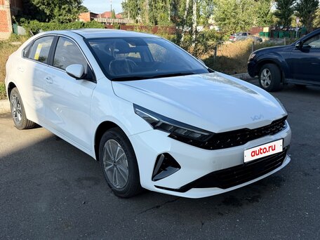 2026 Kia K3 II (China Market) Рестайлинг, белый, 1720000 рублей, вид 3