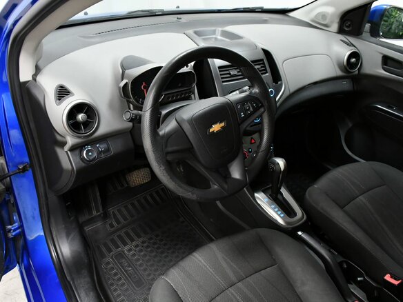 2014 Chevrolet Aveo II, синий, 775000 рублей - вид 10