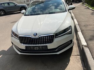 2025 Skoda Superb III Рестайлинг, белый, 3000000 рублей, вид 1