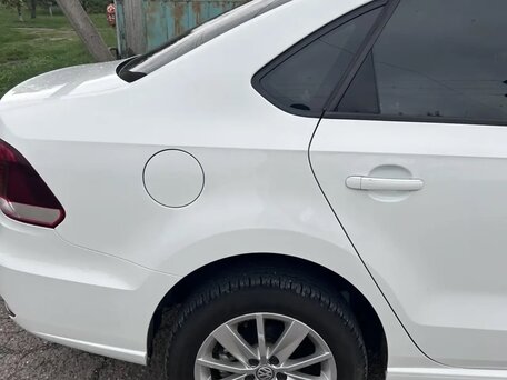 2018 Volkswagen Polo V Рестайлинг, белый, 990000 рублей, вид 5