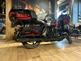 2022 Harley-Davidson CVO Road Glide Limited, пурпурный, 3450000 рублей, вид 5