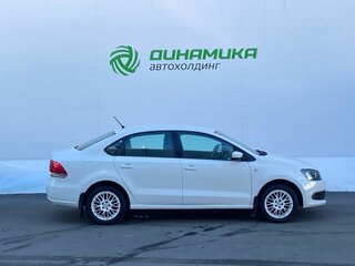 2013 Volkswagen Polo V, белый, 645000 рублей, вид 4