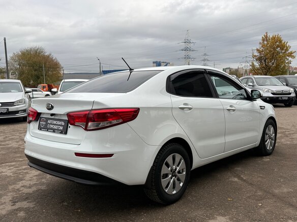 2015 Kia Rio III Рестайлинг, белый, 1080000 рублей - вид 5