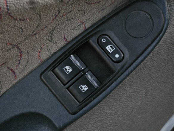 2008 Lada (ВАЗ) Kalina I, серебристый, 110000 рублей - вид 7