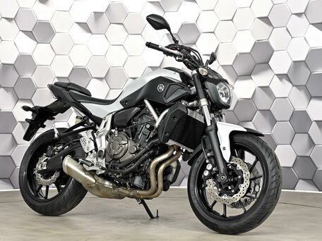 2014 Yamaha MT-07 (FZ-07), белый, 625000 рублей, вид 1