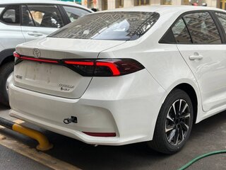 2026 Toyota Corolla XII (E210) Рестайлинг 2, белый, 2480000 рублей, вид 2