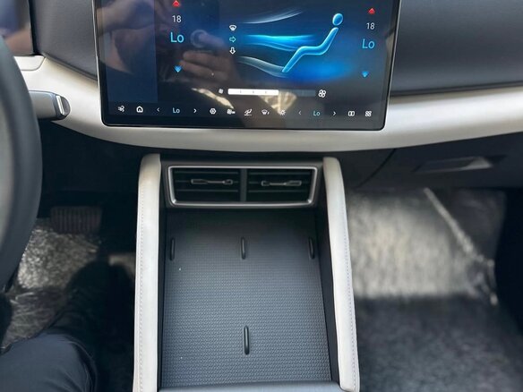 2025 BYD Yuan Up 32 kWh, серебристый - вид 8