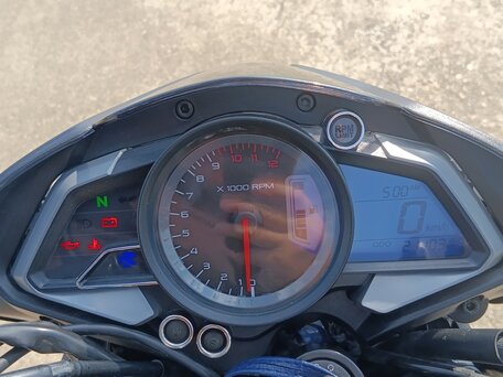 2024 Bajaj Pulsar NS 200, серый, 250000 рублей, вид 1