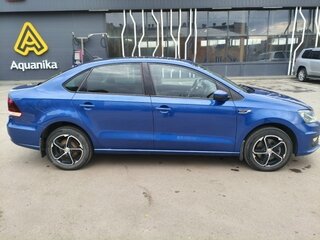 2018 Volkswagen Polo V Рестайлинг, синий, 850000 рублей, вид 5