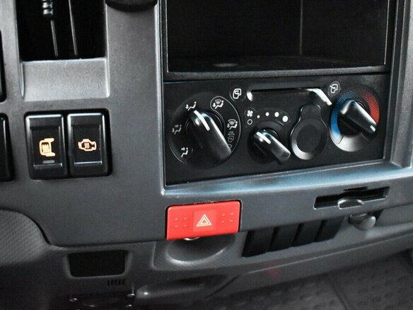 2021 Isuzu Elf (N-series), белый, 2800000 рублей - вид 5