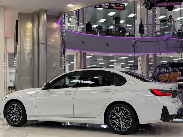 2025 BMW 3 серии 320i xDrive VII (G2x) Рестайлинг 2, белый, 6495000 рублей - вид 9
