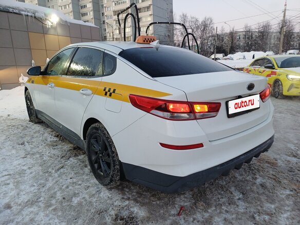 2019 Kia Optima IV Рестайлинг, белый, 1120000 рублей - вид 8