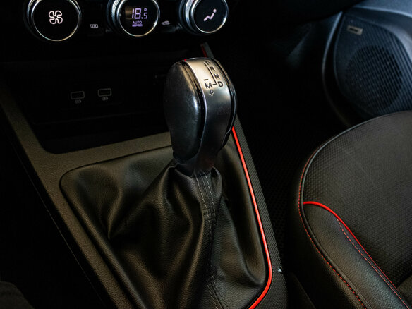 2021 Renault Arkana I, красный, 1750000 рублей - вид 16