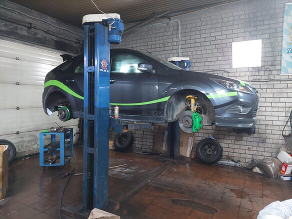 2010 Ford Focus II Рестайлинг, серый, 930000 рублей - вид 8