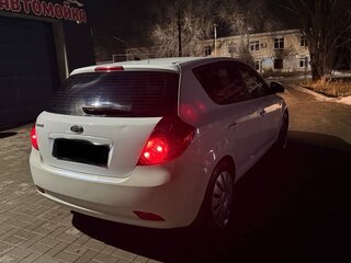 2009 Kia Ceed I, белый, 480000 рублей, вид 2