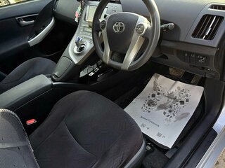 2014 Toyota Prius III Рестайлинг (XW30), серебристый, 1220000 рублей, вид 5