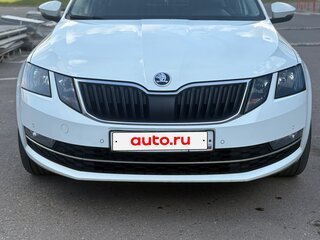 2018 Skoda Octavia III (A7) Рестайлинг, белый, 1550000 рублей, вид 1