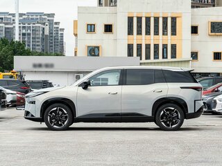2026 Toyota bZ3X 58.3 kWh, серебристый, 3100000 рублей, вид 4
