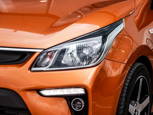 2017 Kia Rio IV, оранжевый, 1000000 рублей - вид 9