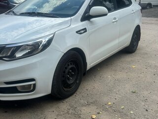2017 Kia Rio III Рестайлинг, белый, 540000 рублей, вид 1