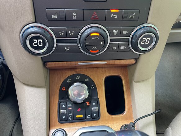 2012 Land Rover Discovery IV, чёрный, 2550000 рублей - вид 24