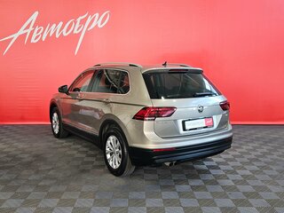2018 Volkswagen Tiguan II, бежевый, 1875000 рублей, вид 3