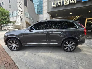 2024 Volvo XC90 B6 II Рестайлинг 2, серый, 8239952 рублей, вид 3