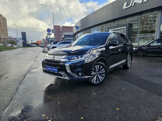 2021 Mitsubishi Outlander III Рестайлинг 3, чёрный, 2700000 рублей, вид 1
