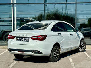 2024 Lada (ВАЗ) Vesta I Рестайлинг (NG), белый, 1075000 рублей, вид 2